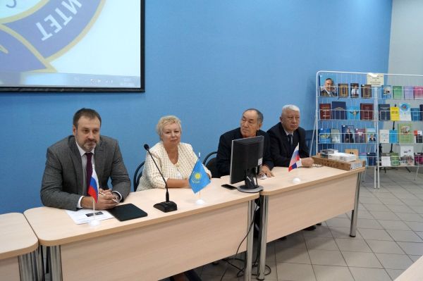 Круглый стол «Суверенный Казахстан: основные вехи развития, итоги и проблемы»
